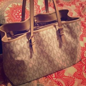 Michael kors purse